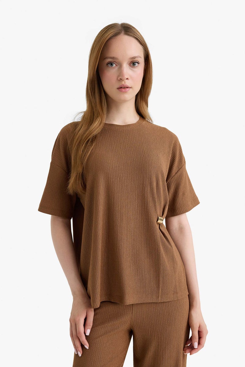 DeFacto Brown Woman Regular Fit Crew Neck Crepe T-Shirt Casual - Image 5